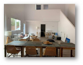 Gorgeous Beach Villla with AC, 300m2 from Playa Mitjorn